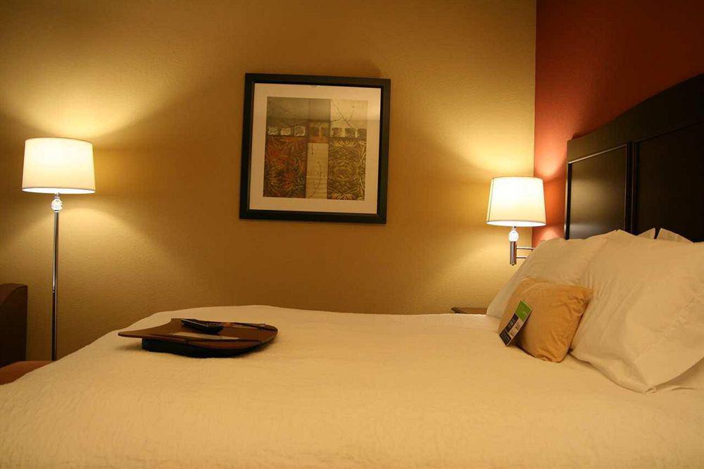 Hampton Inn & Suites Мішен Номер фото